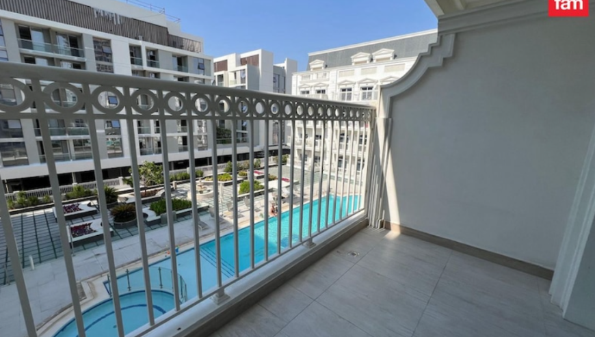 Pool View|Spacious |12 Cheques |upgraded