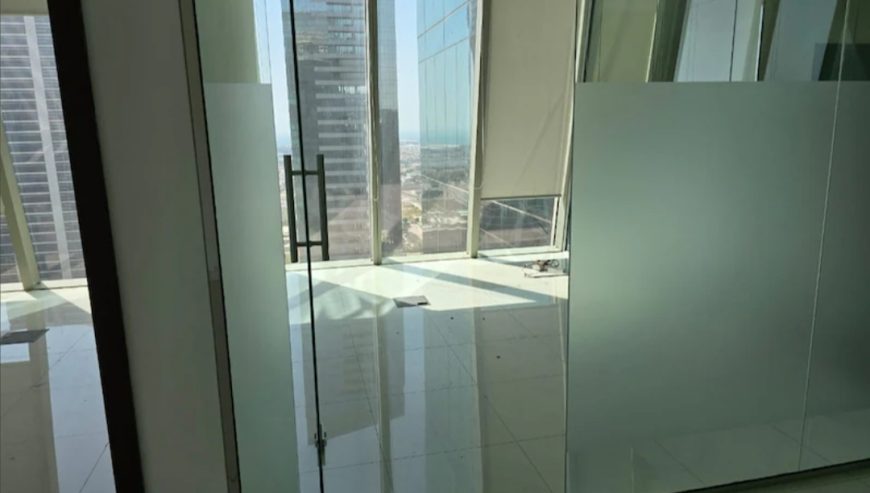 Glass Partition | High Floor | Vacant | Fully fitted