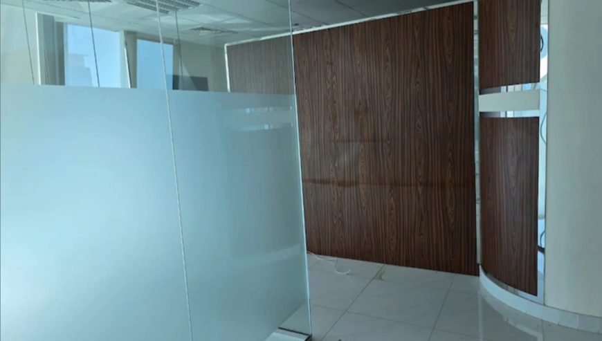 Glass Partition | High Floor | Vacant | Fully fitted