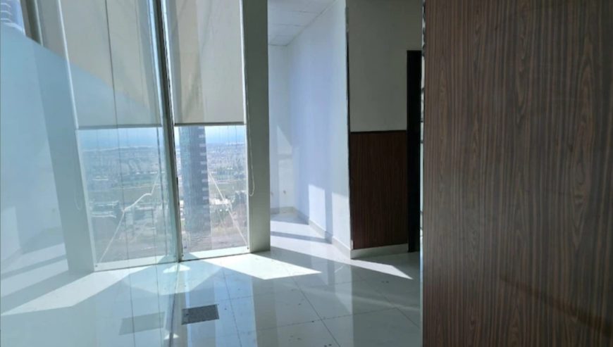 Glass Partition | High Floor | Vacant | Fully fitted