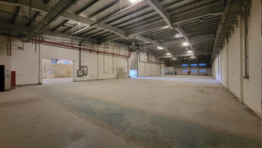 40000 Sq Ft Warehouse Wit Land For Sale In Al AL QUOZ