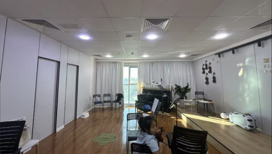 Bright Office | With Parking | High Floor