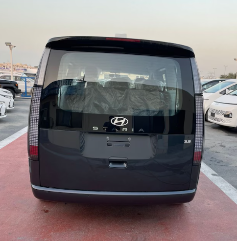 Hyundai Staria Luxury