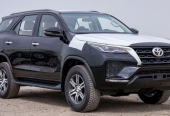 Toyota Fortuner SR5