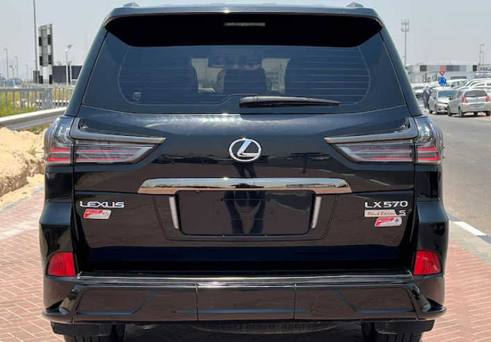 Lexus LX570 Signature Black Edition