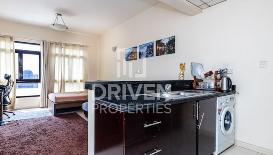 Furnished Apt | Bright | Well Maintained