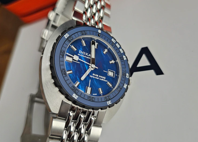 Doxa 830.10.211.10.SE4 Limited Edition Watch Automatic movement Blue dial