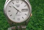 Beautiful Seiko5 caliber 7S26 Stainless Steel Sparking Grey dial Japan made Men’s Watch (USED)