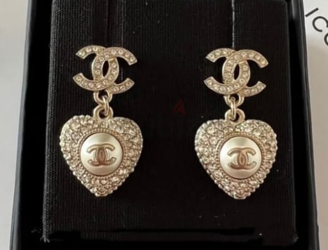 Earrings Chanel