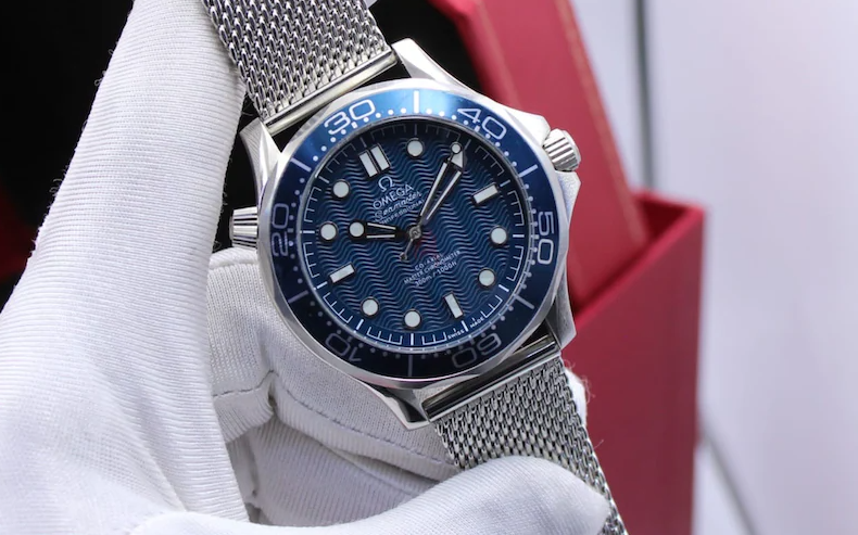 OMEGA MEN AUTOMATIC ( ORGINAL PACKING ) FREE SHIPPING