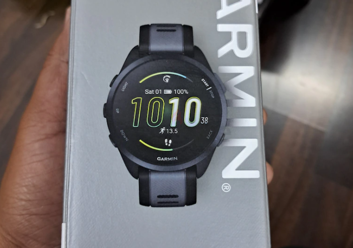 Brand New Garmin Forerunner 165 Music Black with warranty For Sale