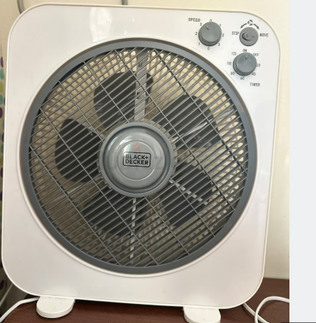 Table fan black and decker