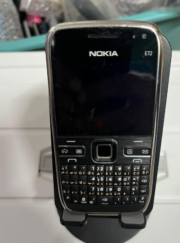 Nokia E72