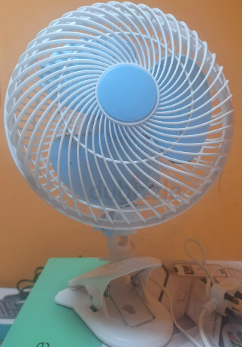 U rgent Sale! Serious buyer only please!8 inches Electric Table Fan for Sale