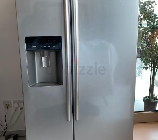 LG Side By Side Refrigerator with Water Dispenser ice Maker