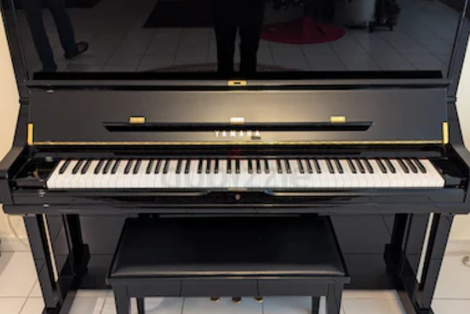 Yamaha U3 Piano in excellent condition