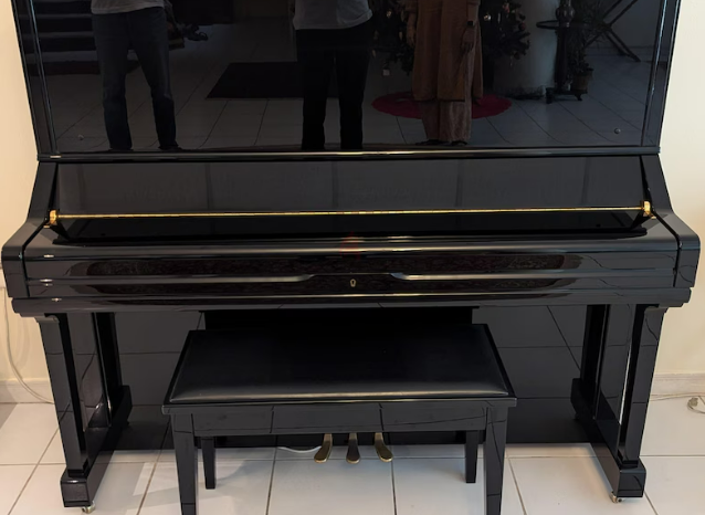 Yamaha U3 Piano in excellent condition