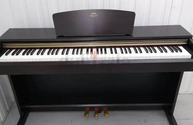 Yamaha Arius YDP 161 Digital Piano With Bench