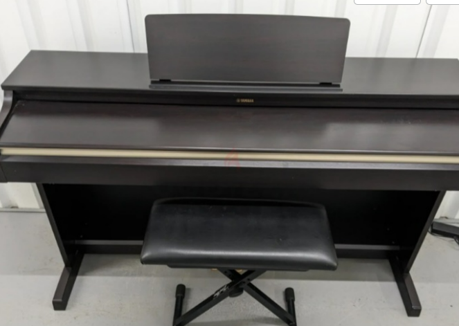 Yamaha Arius YDP 162 Digital Piano With Bench