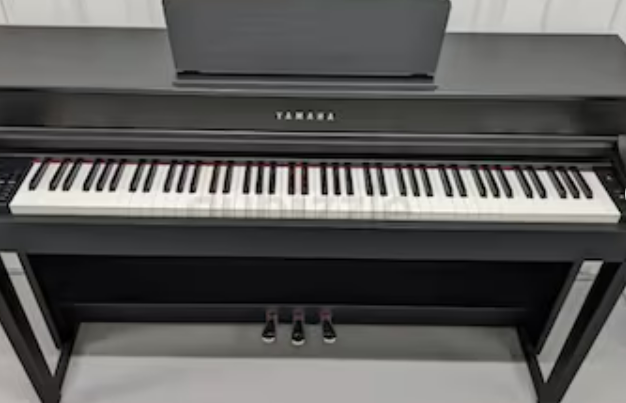 Yamaha CLP 535 Black Refurbished Piano for Sale