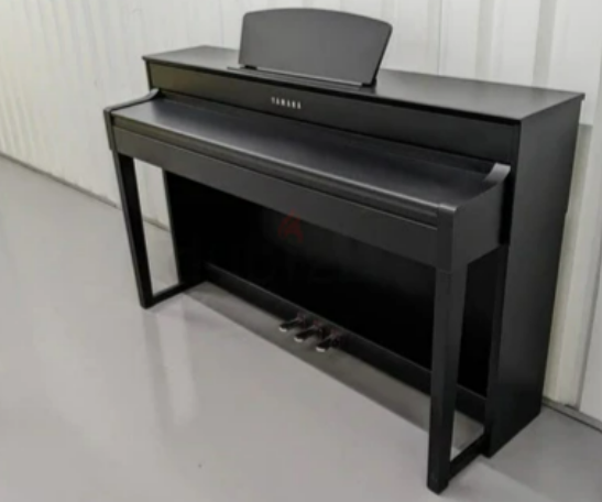 Yamaha CLP 535 Black Refurbished Piano for Sale