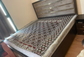 Bed mattress with dressing just 5 months use