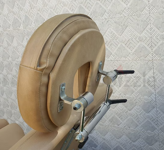 massage table طاولة مساج