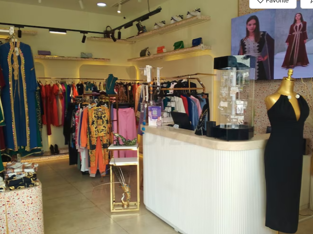 محل ملابس للبيع في دبي clothe shop for sale