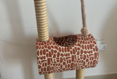 Cat stretching tree animal giraffe design