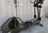 Life fitness cross trainer. E3