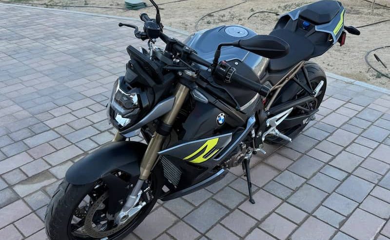 2023 BMW S1000R