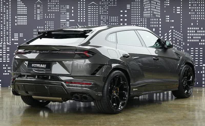 Lamborghini Urus Standard