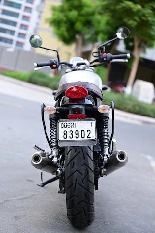 Triumph street twin