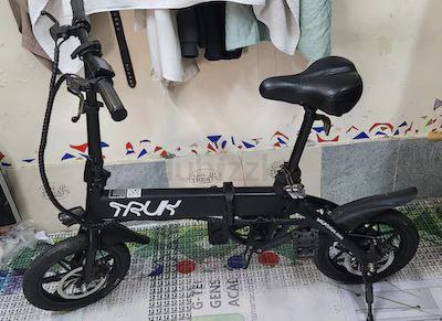 TRUK CYCLE AND SCOOTER BLACK COLOR