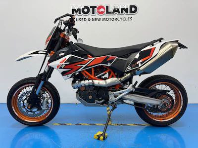 KTM SMC690R 2017 in Dubai