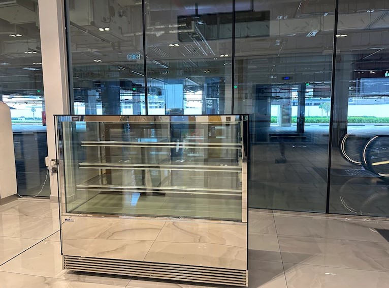 Cake refrigerator use for 3 months Shj shj