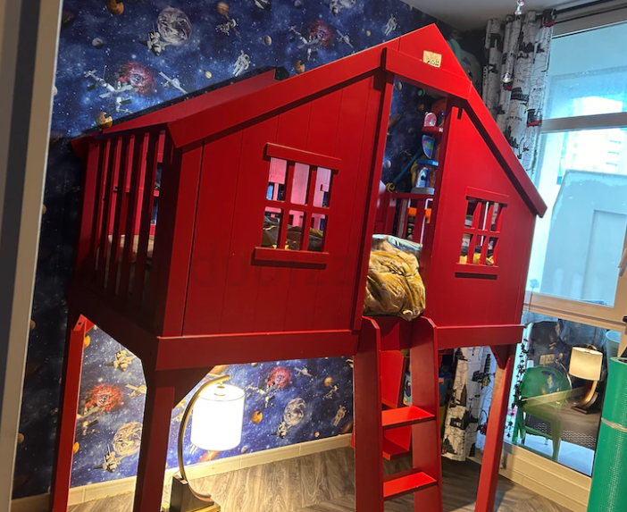 كوخ النوم الساحر للأطفال – ملاذ آمن للأحلام والخيال