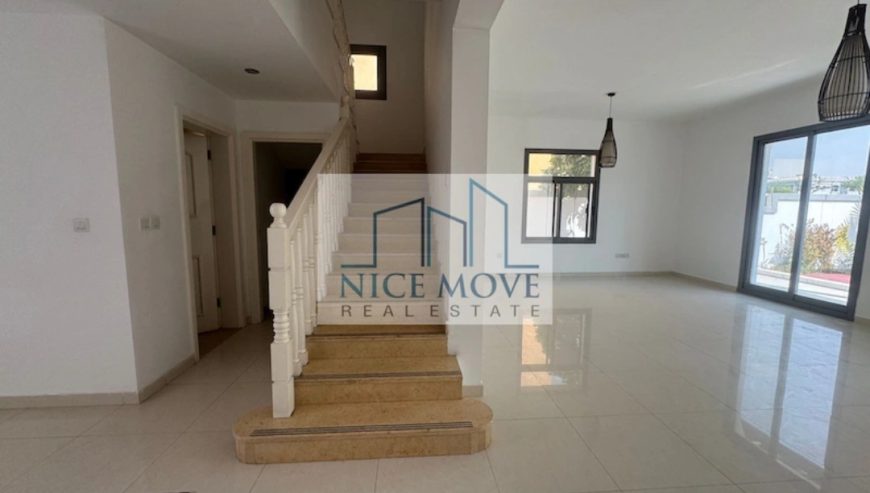 Beautiful 4 BR+Maid+Driver| Ready to move in | Private Garden