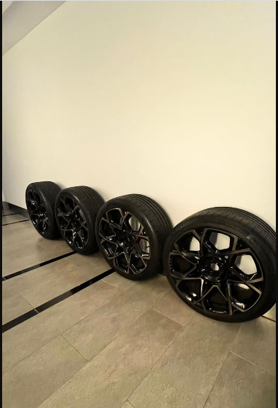 Kahn Design Rims with tires