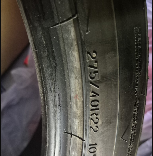 Dunlop Tyre 275/40/R22