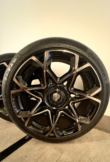Kahn Design Rims with tires