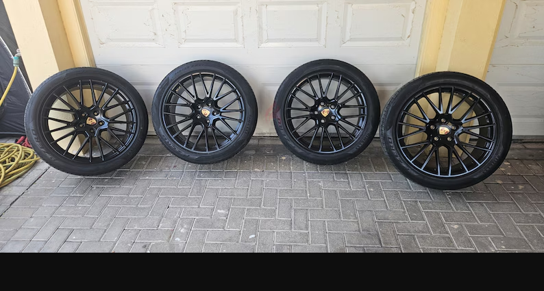 RS spyder Porsche Genuine 21 inch black set with Pirelli tires