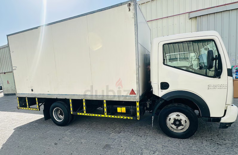 3 ton pick up truck. ( Ashok Leyland ))