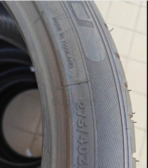 Range Rover HSE tyres.