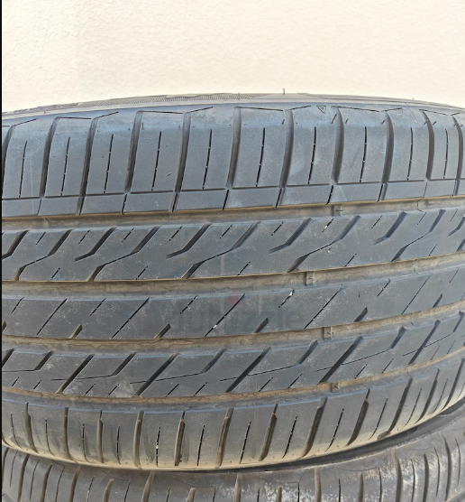 Range Rover HSE tyres.