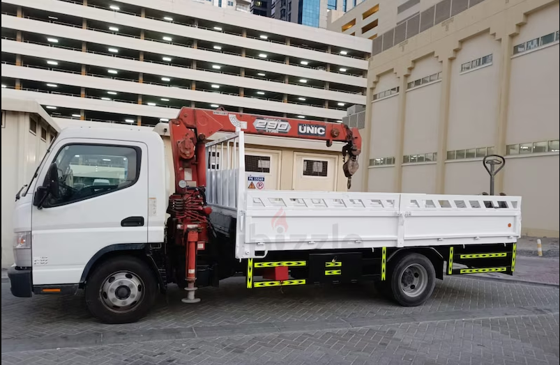 FOR SALE: 2021 Mitsubishi Canter Fuso with Unic 290 Crane
