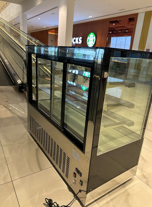 Cake refrigerator use for 3 months Shj shj