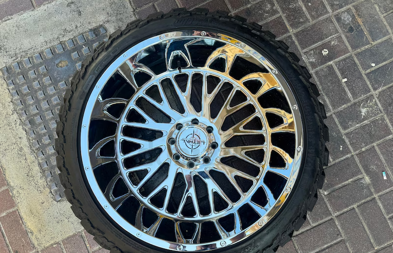 Hummer H2 wheel and tyres size 26”