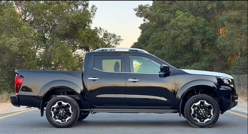 2024 Nissan Navara LE Plus 2.5L 4×4 Petrol MT – DC – Unbeatable Deals – Book Now!