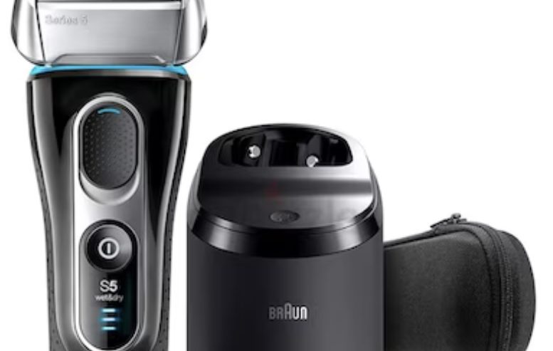 Braun Series 5 Electric Shaver with Clean Charge Station